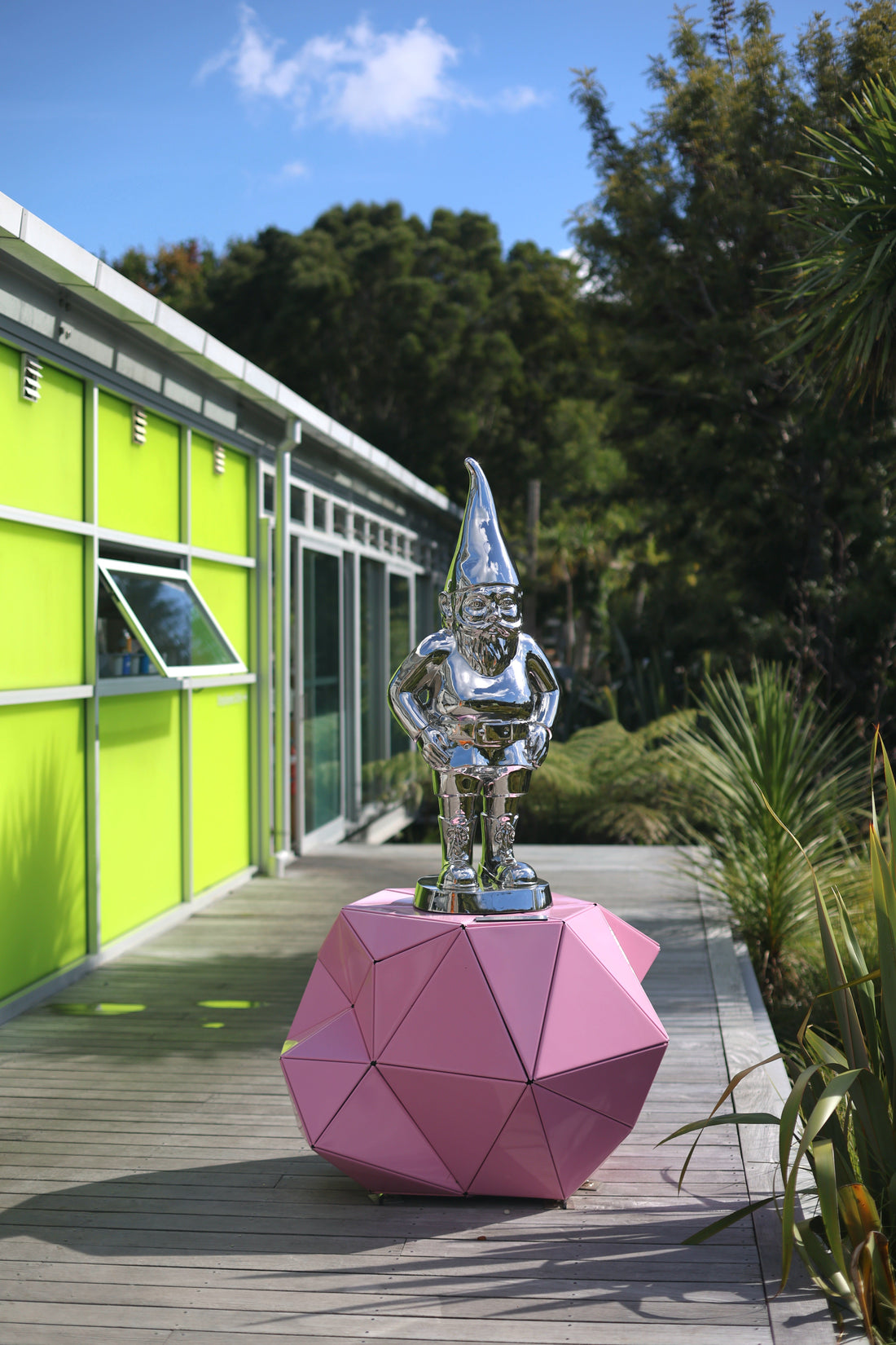 A sunny morning visit to The Brickbay Sculpture Trail